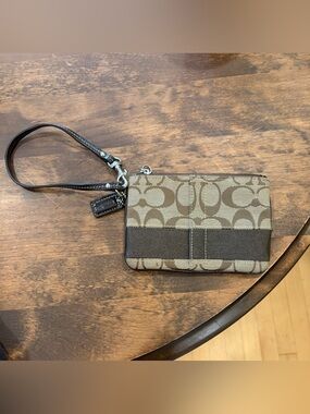 Vintage Coach Tan Brown Wristlet